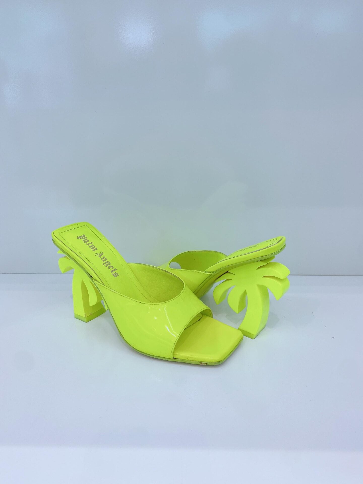 GREEN PALM DETAILED HEELED SANDALS 37