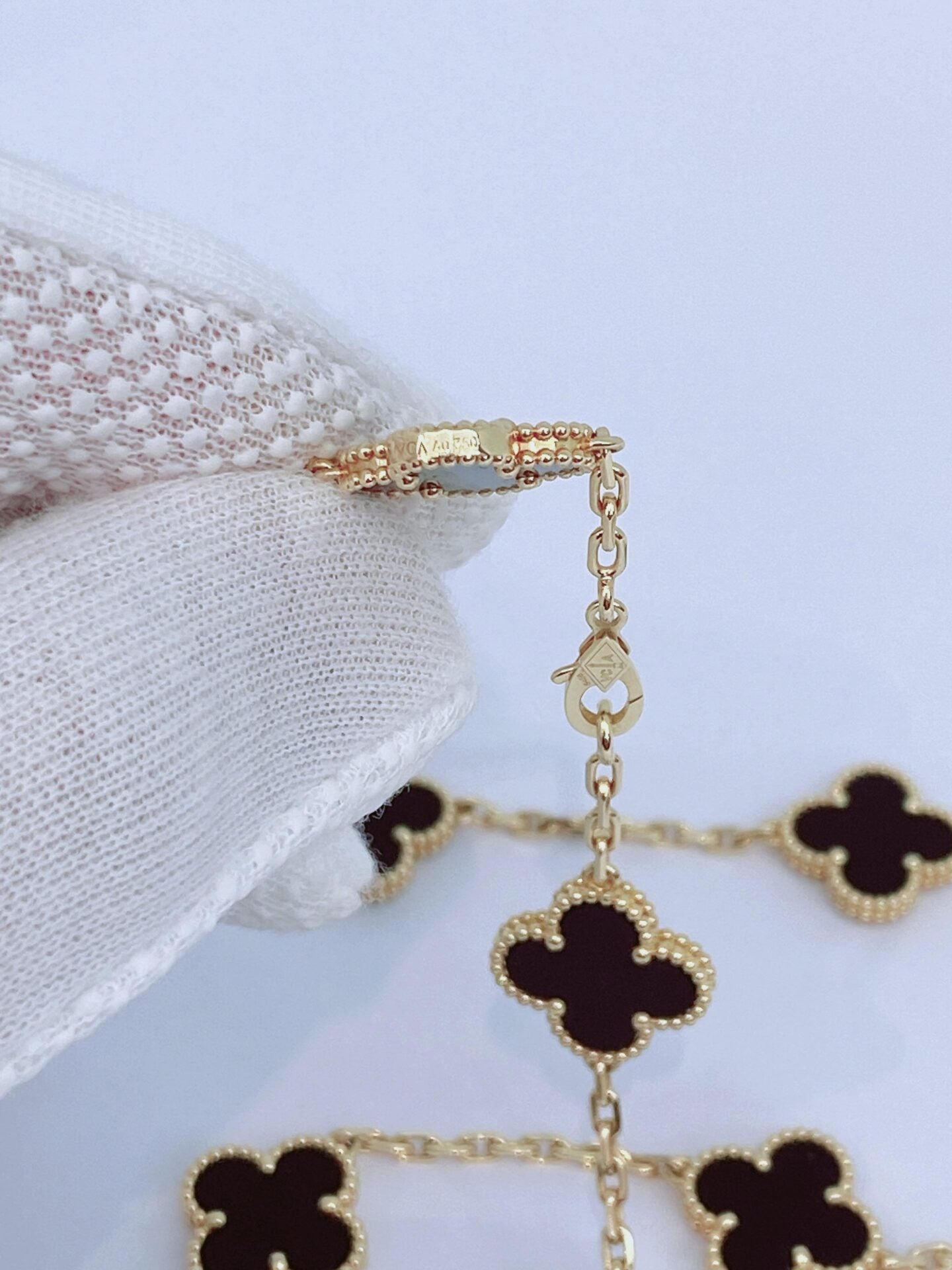 VINTAGE ALHAMBRA 20 MOTIF ONYX 18K YELLOW GOLD LONG NECKLACE