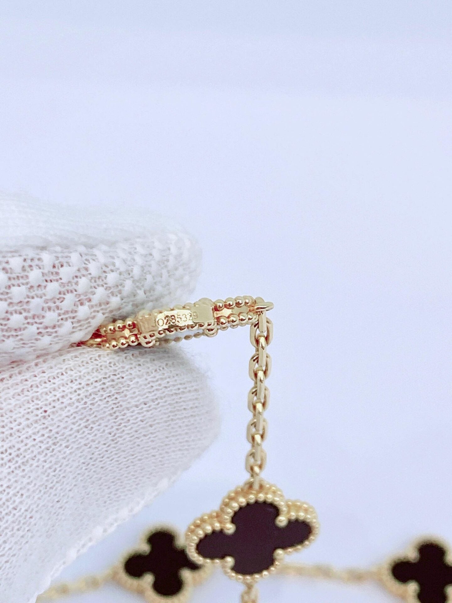 VINTAGE ALHAMBRA 20 MOTIF ONYX 18K YELLOW GOLD LONG NECKLACE