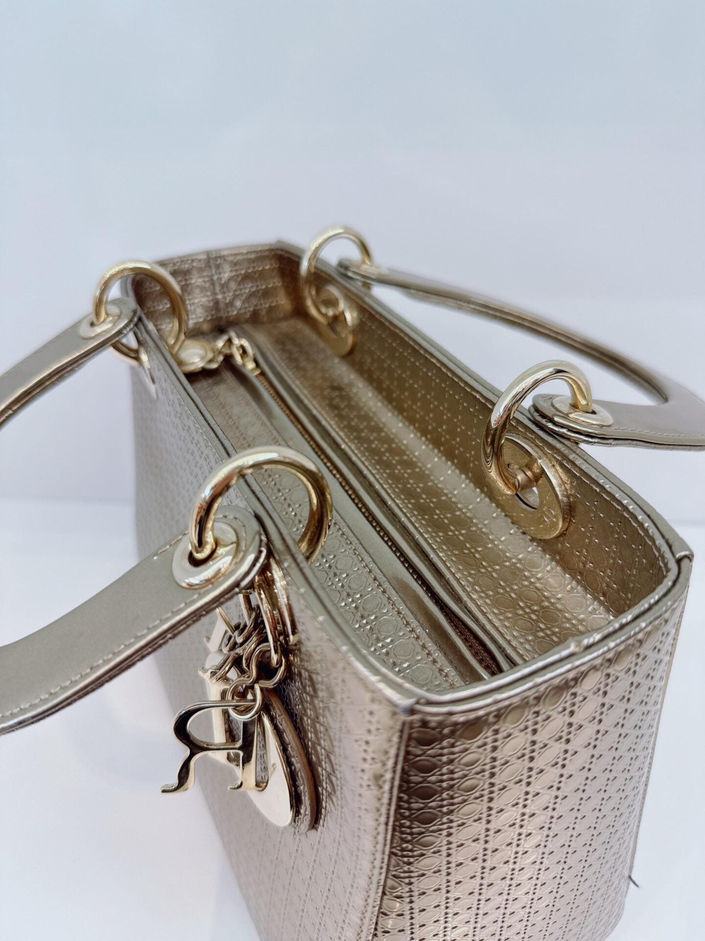 ROSE GOLD MICROCANNAGE MIRRORED LEATHER MEDIUM LADY DIOR TOTE BAG