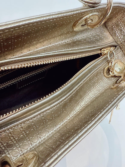 ROSE GOLD MICROCANNAGE MIRRORED LEATHER MEDIUM LADY DIOR TOTE BAG