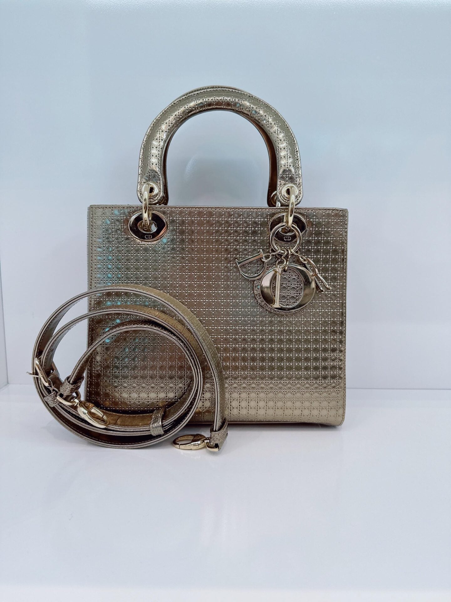 ROSE GOLD MICROCANNAGE MIRRORED LEATHER MEDIUM LADY DIOR TOTE BAG