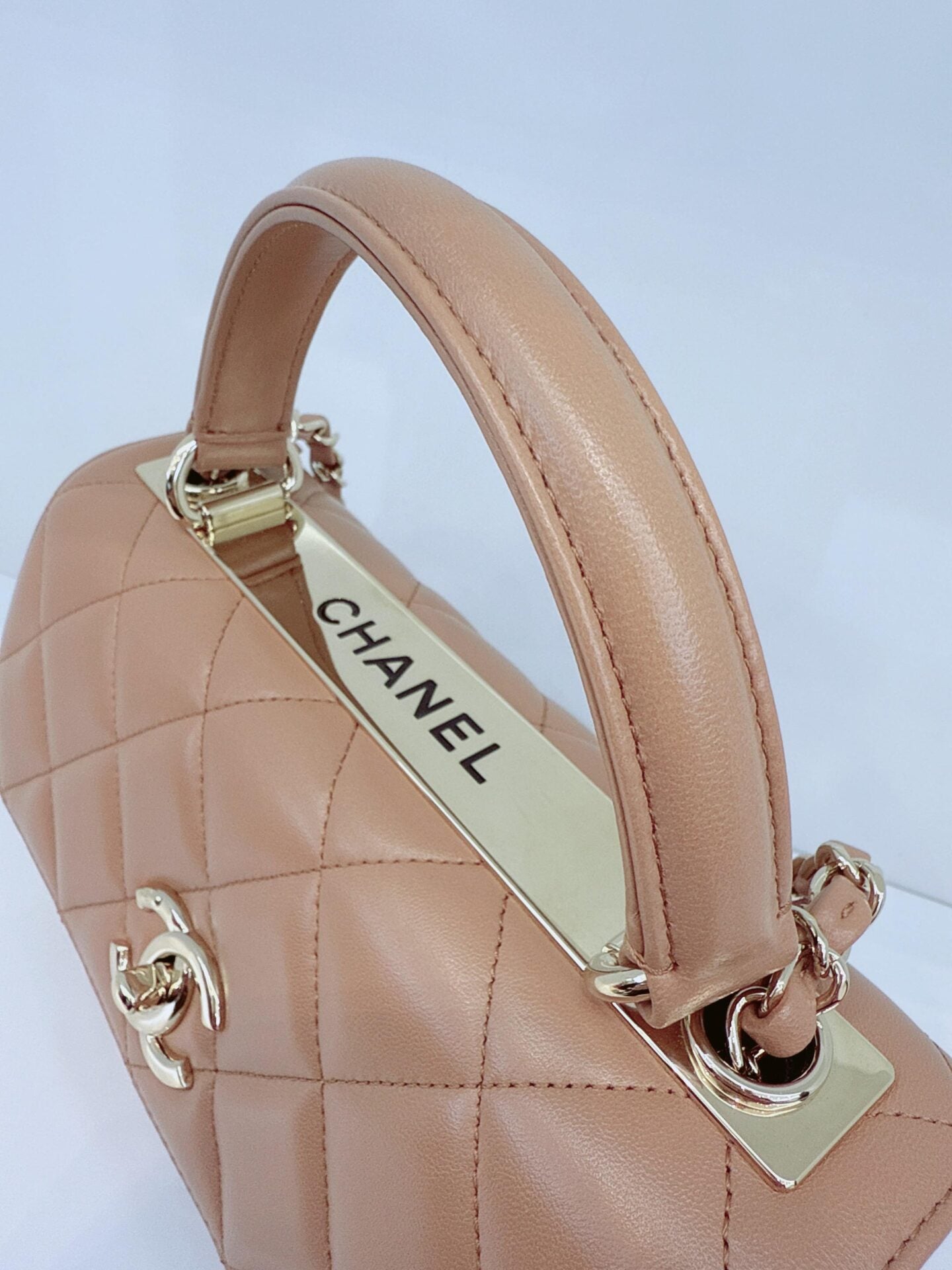CAMEL LAMBSKIN QUILTED SMALL TRENDY CC HANDLE FLAP BAG