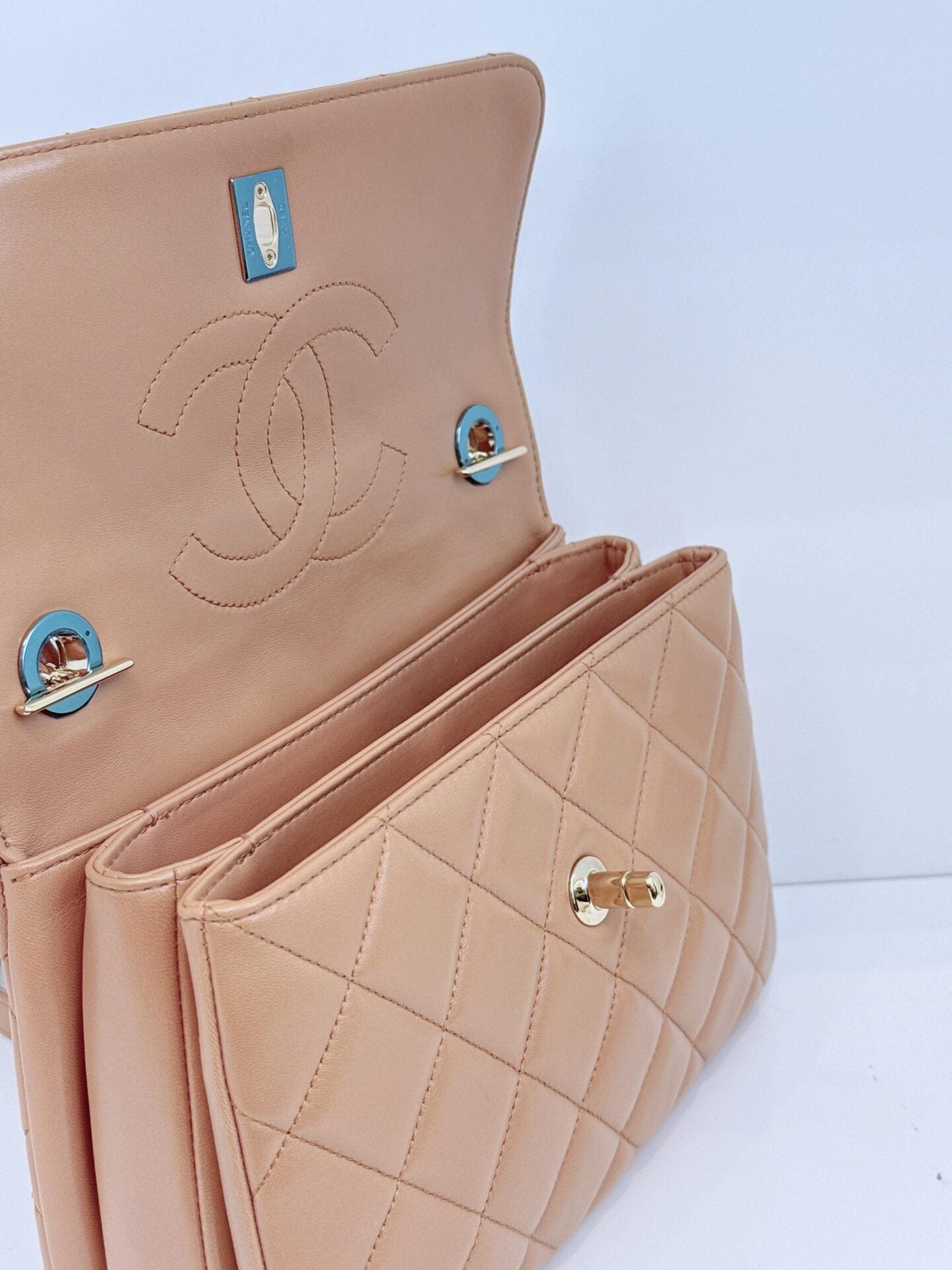 CAMEL LAMBSKIN QUILTED SMALL TRENDY CC HANDLE FLAP BAG