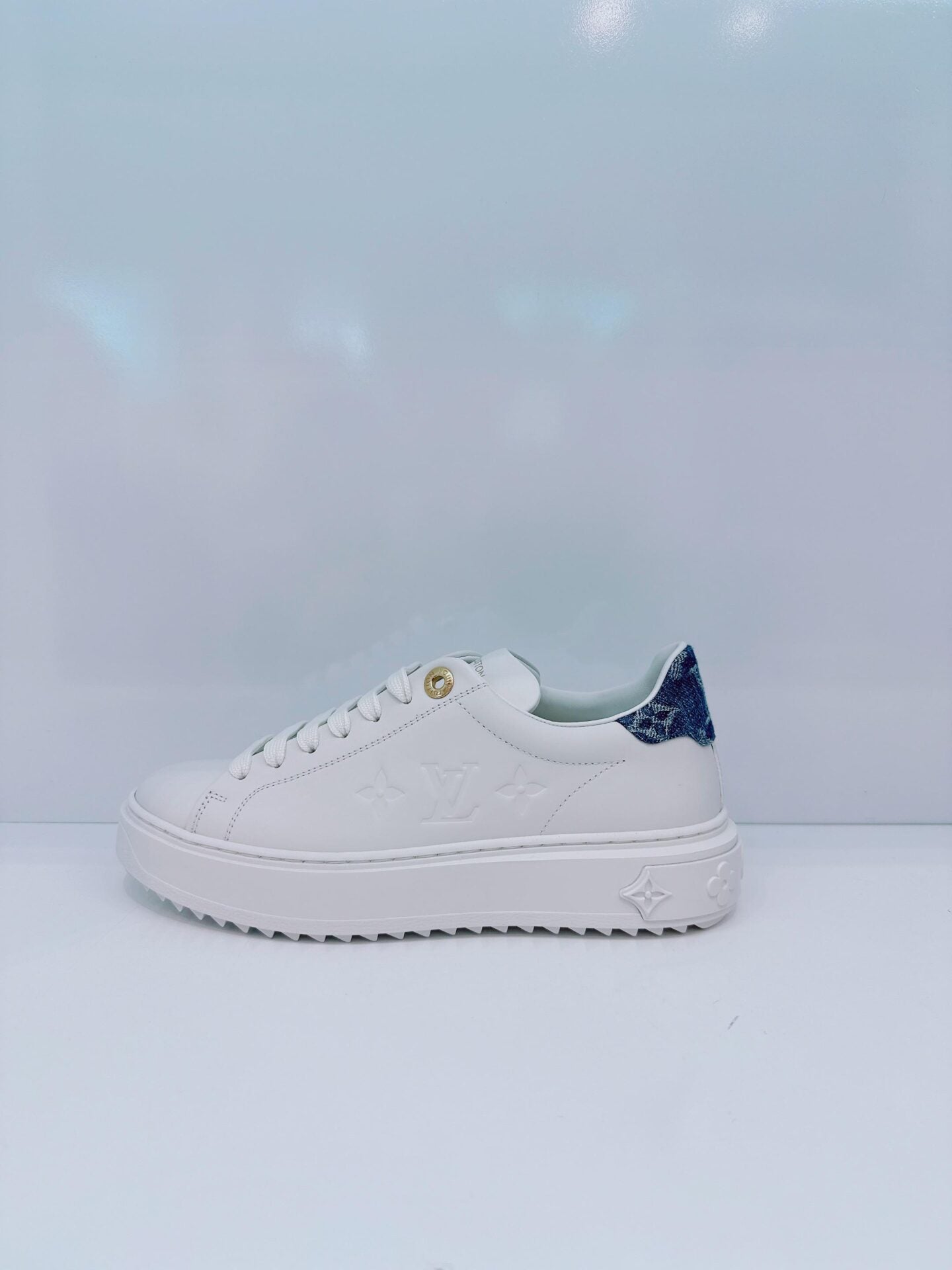 WHITE CALF LEATHER AND DENIM WITH REFINED SIGNATURE DETAILS TIME OUT SNEAKERS 36