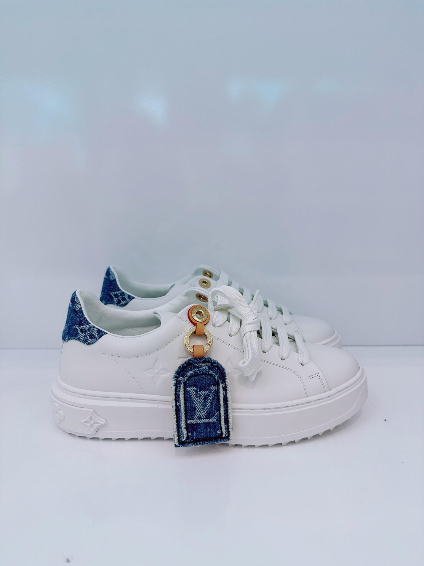 WHITE CALF LEATHER AND DENIM WITH REFINED SIGNATURE DETAILS TIME OUT SNEAKERS 36