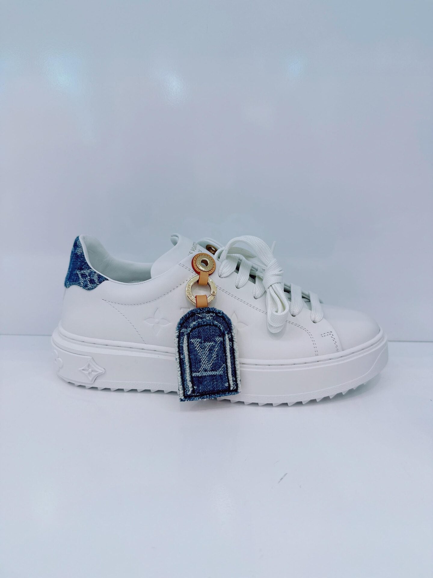 WHITE CALF LEATHER AND DENIM WITH REFINED SIGNATURE DETAILS TIME OUT SNEAKERS 36