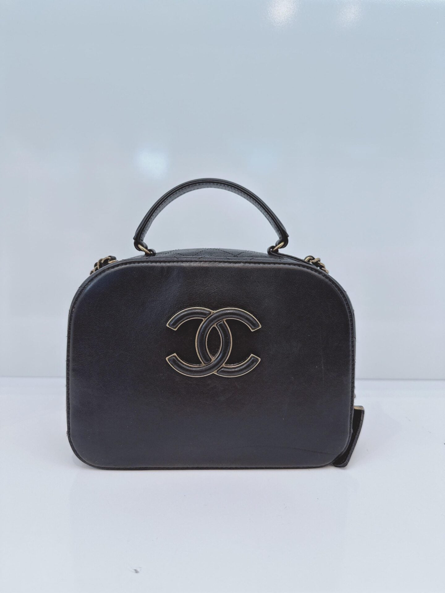 BLACK  QUILTED LEATHER VANITY CASE SHOULDER BAG