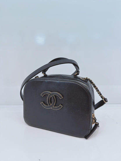 BLACK  QUILTED LEATHER VANITY CASE SHOULDER BAG
