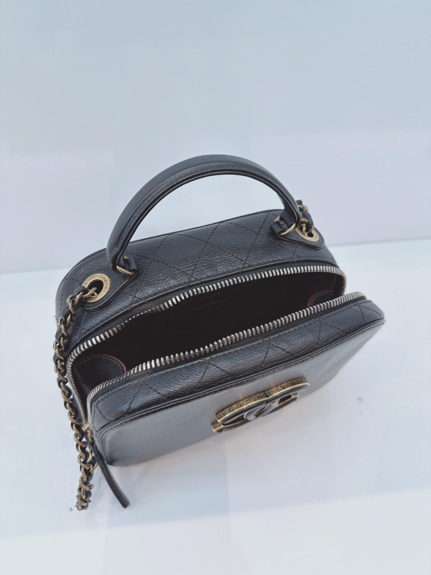 BLACK  QUILTED LEATHER VANITY CASE SHOULDER BAG