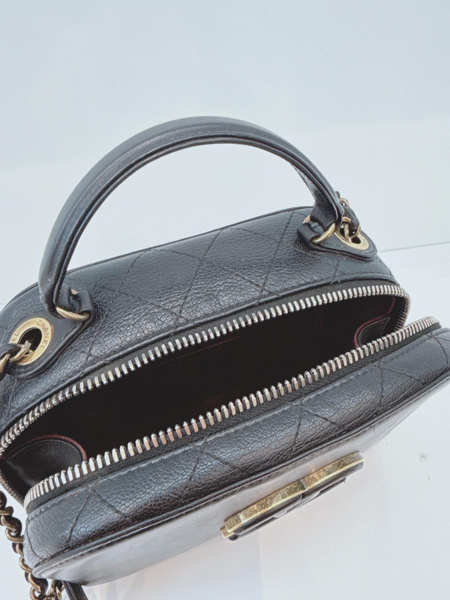 BLACK  QUILTED LEATHER VANITY CASE SHOULDER BAG