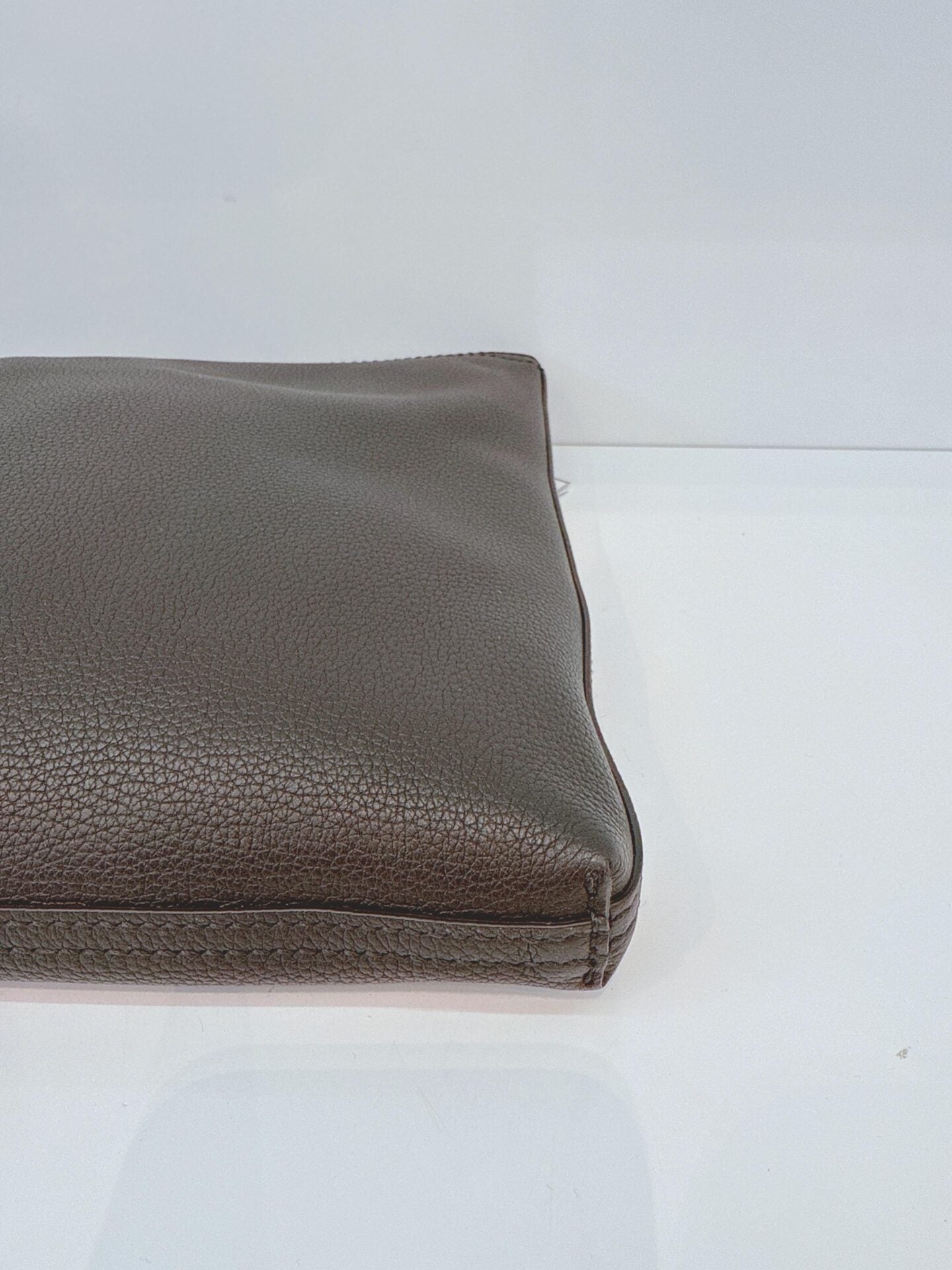 BLACK LOGO WEB ZIP POUCH