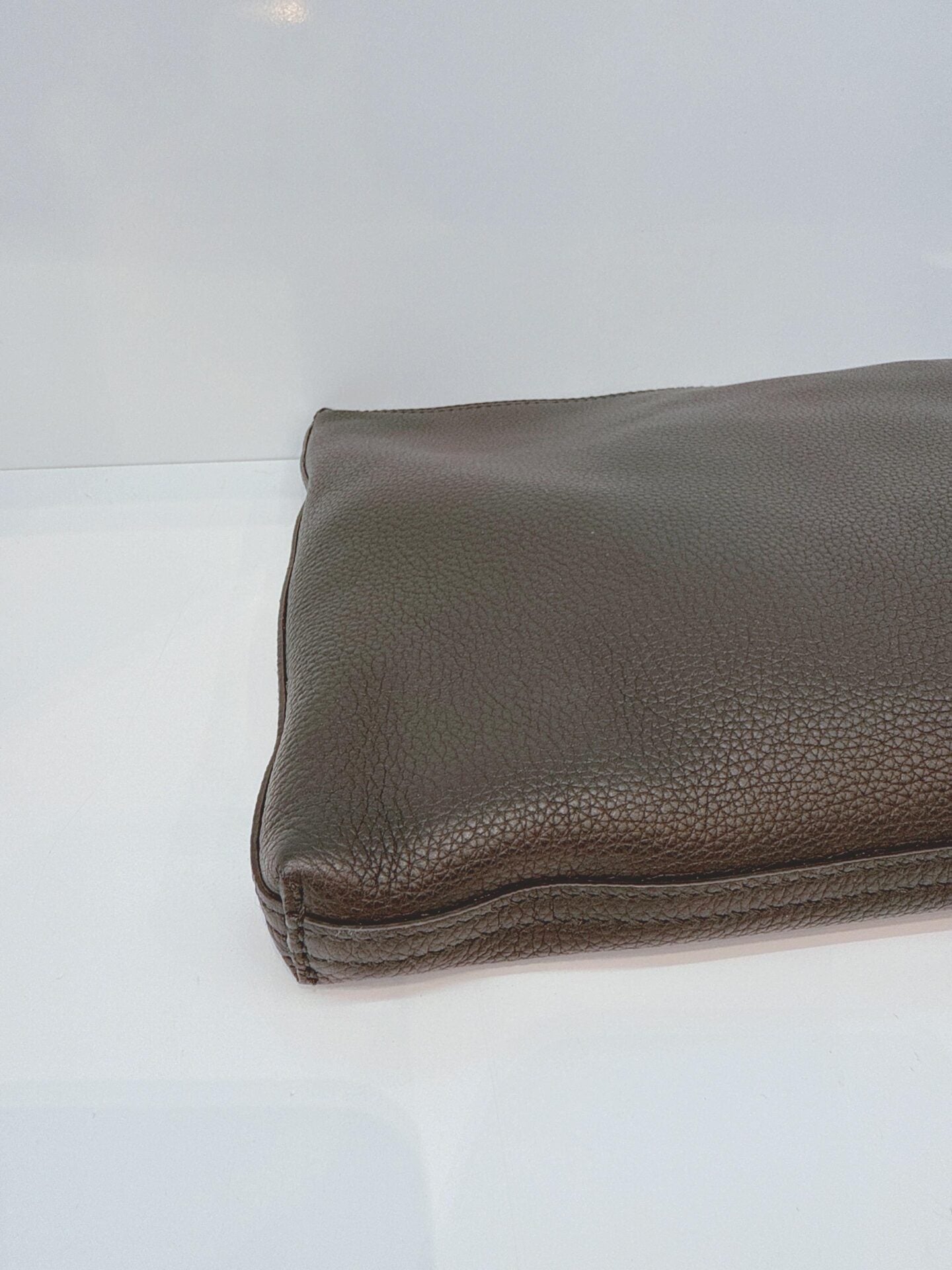 BLACK LOGO WEB ZIP POUCH