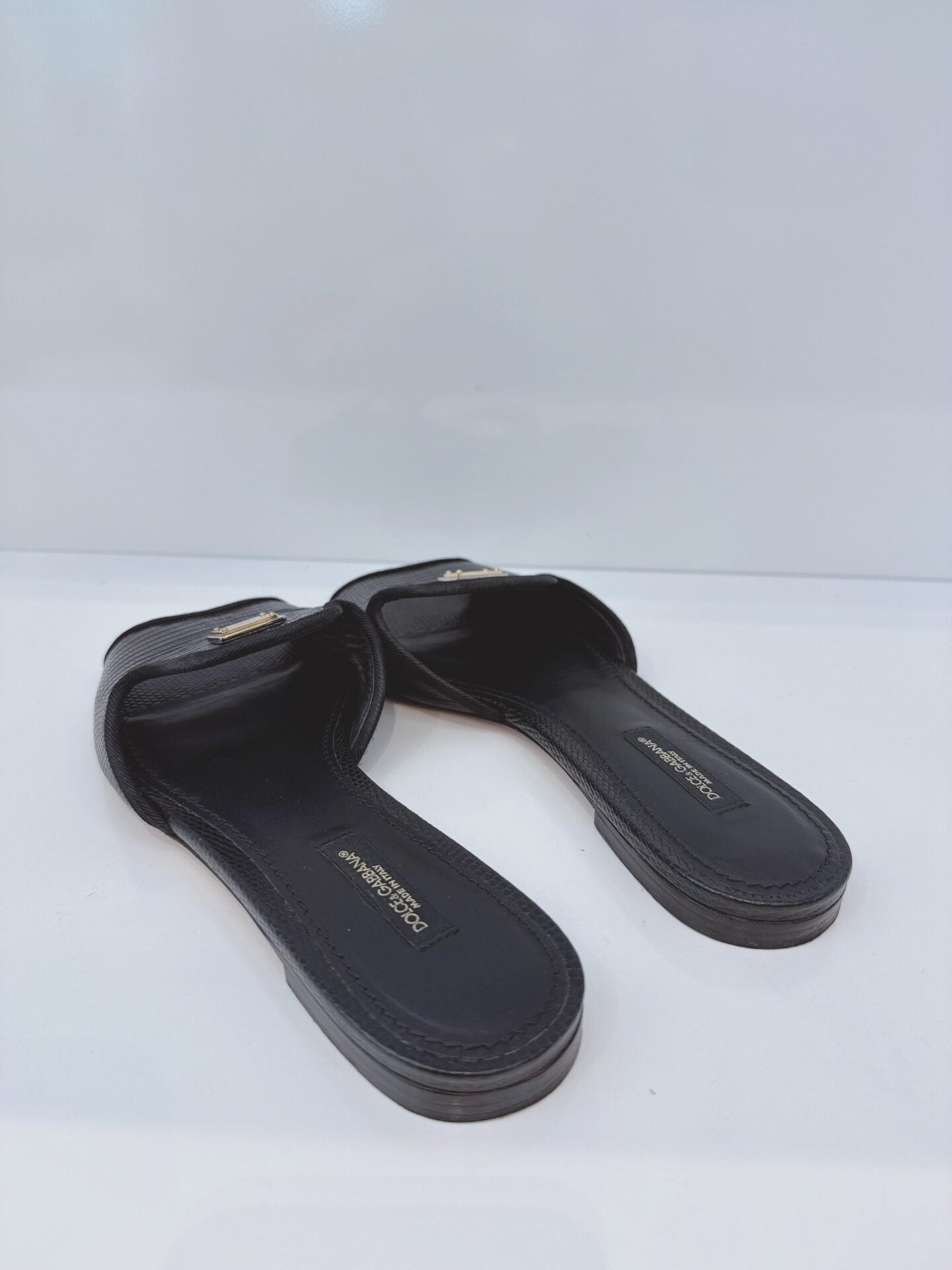 BLACK LIZARD EMBOSSED LEATHER SOFIA SLIDES 36