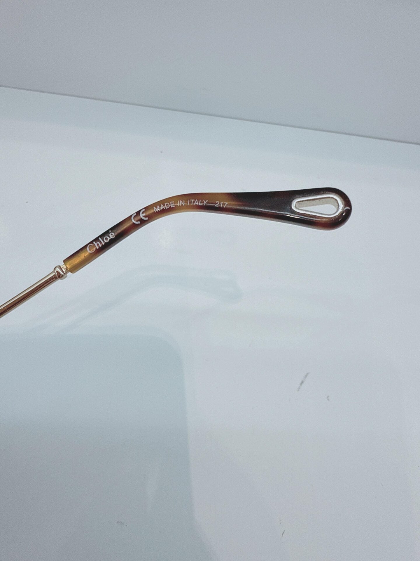 GOLD CARLINA OVERSIZED ROUND CE114S 702 135 SUNGLASSES