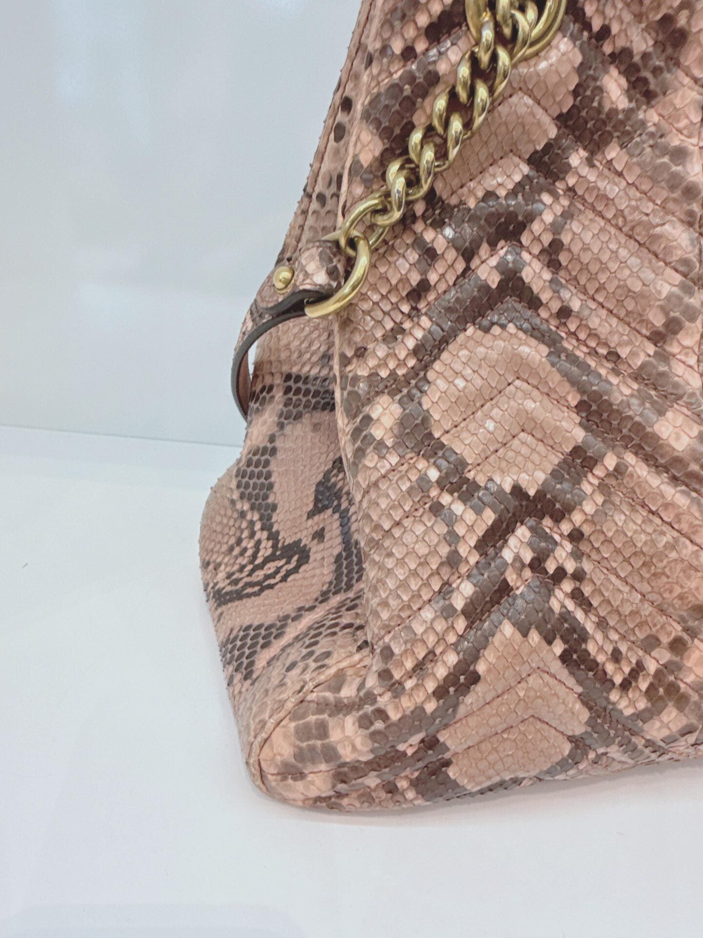 PINK BEIGE PYTHON MEDIUM MARMONT MATELASSE TOTE BAG