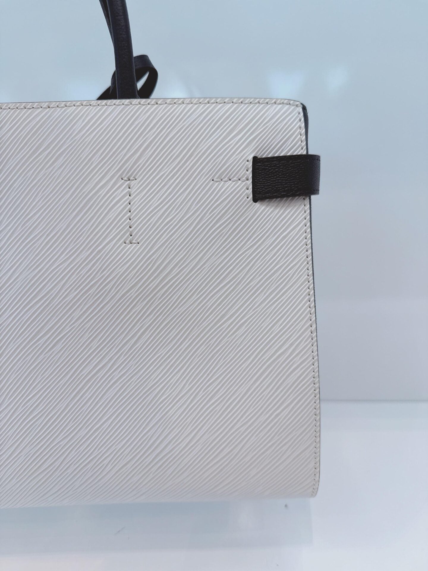WHITE EPI LEATHER TWIST TOTE BAG