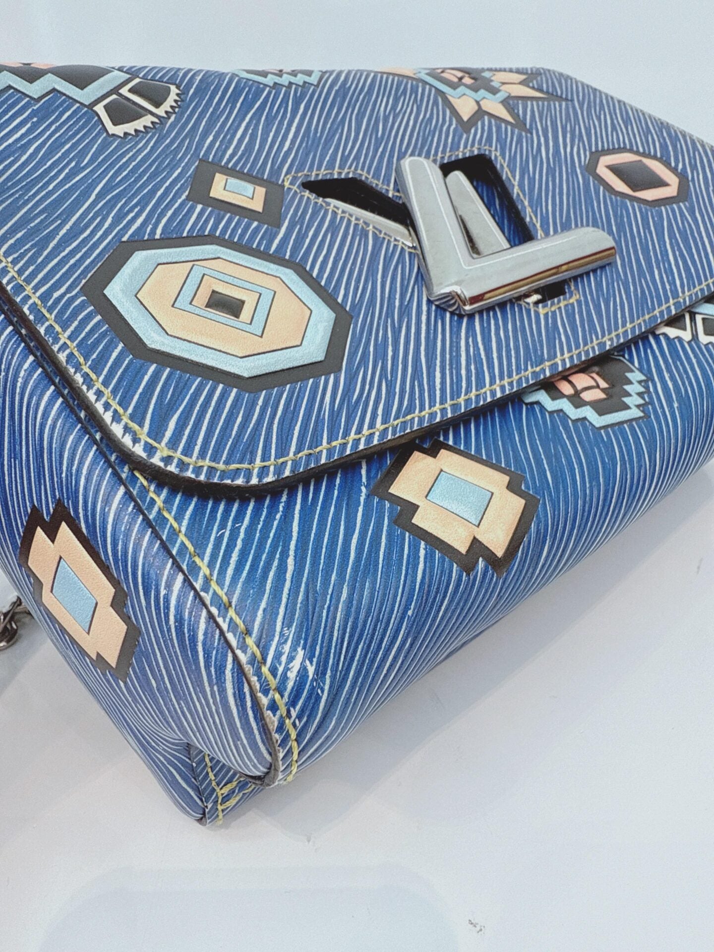 BLUE MULTICOLOR EPI LEATHER AZTEQUE TWIST MM BAG