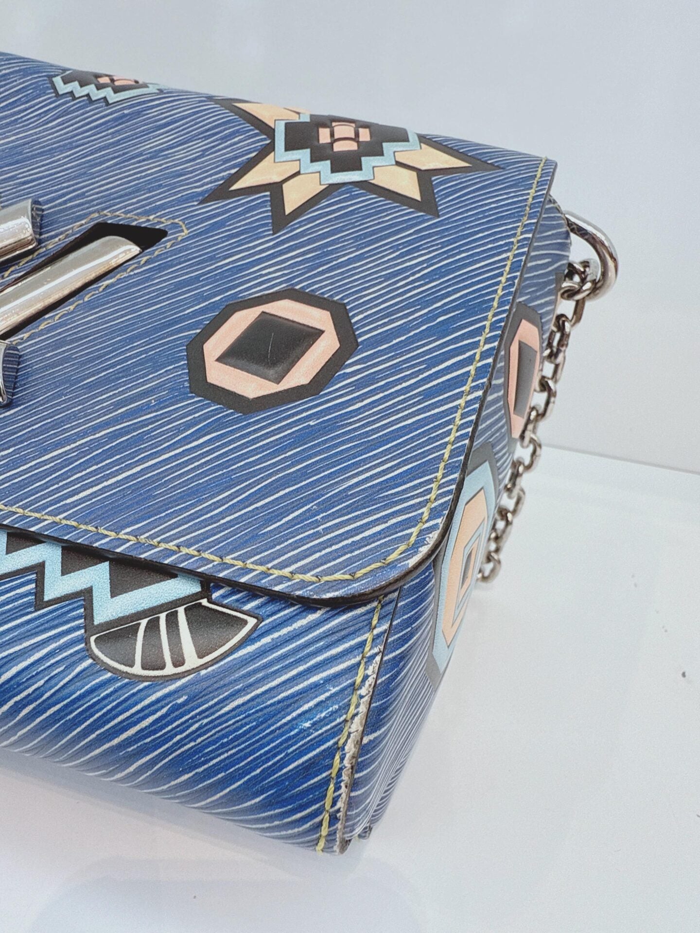 BLUE MULTICOLOR EPI LEATHER AZTEQUE TWIST MM BAG