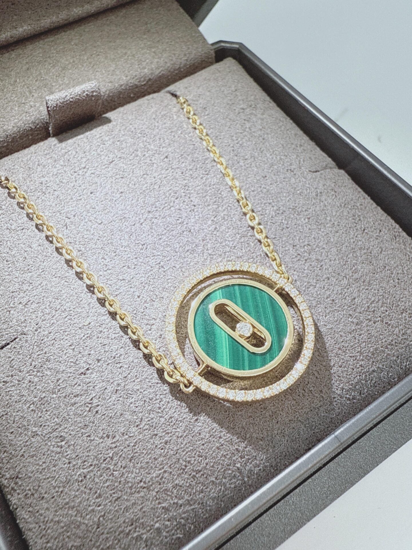 LUCKY MOVE SM MALACHITE YELLOW GOLD DIAMOND BRACELET