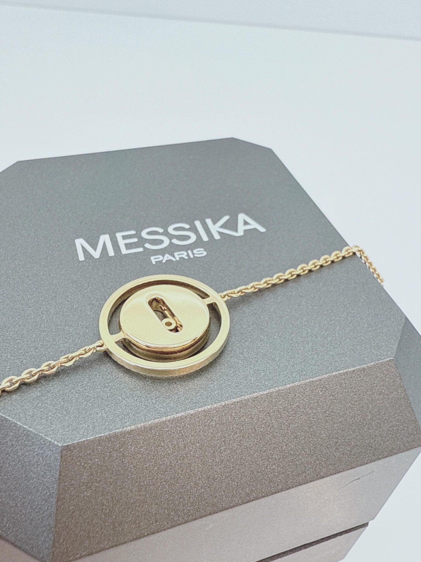 LUCKY MOVE SM MALACHITE YELLOW GOLD DIAMOND BRACELET