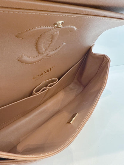 CAMEL QUILTED LAMBSKIN LEATHER MEDIUM CLASSIC DOUBLE FLAP BAG