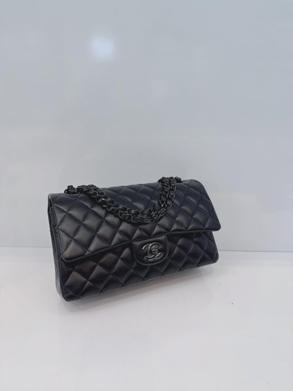 SO BLACK QUILTED LAMBSKIN LEATHER MEDIUM CLASSIC DOUBLE FLAP HANDBAG