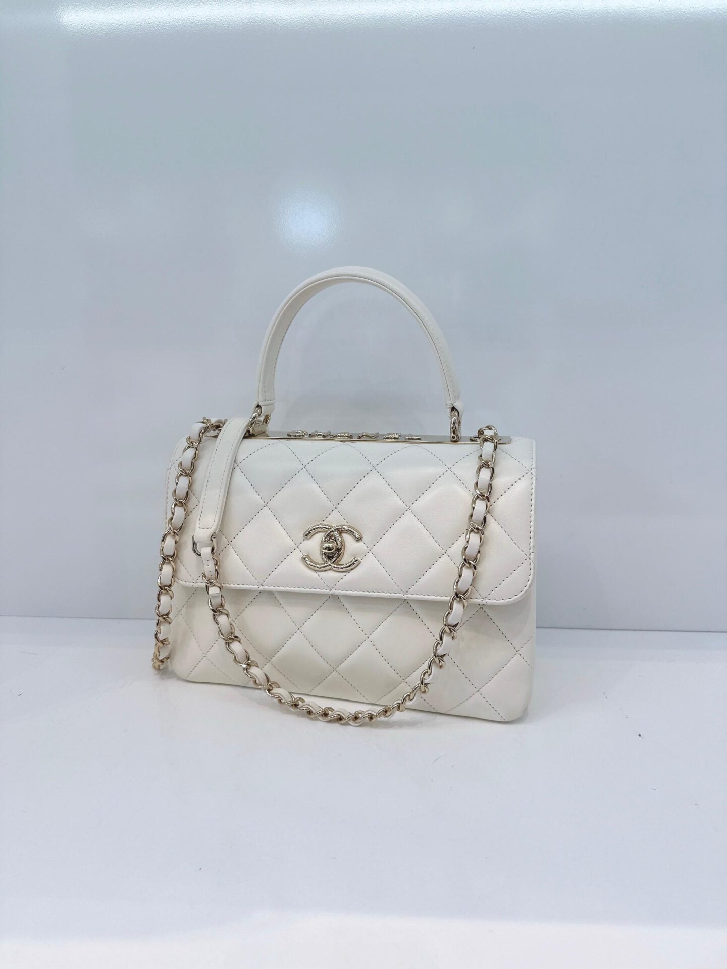 WHITE LAMBSKIN LEATHER SMALL TRENDY CC TOP HANDLE BAG