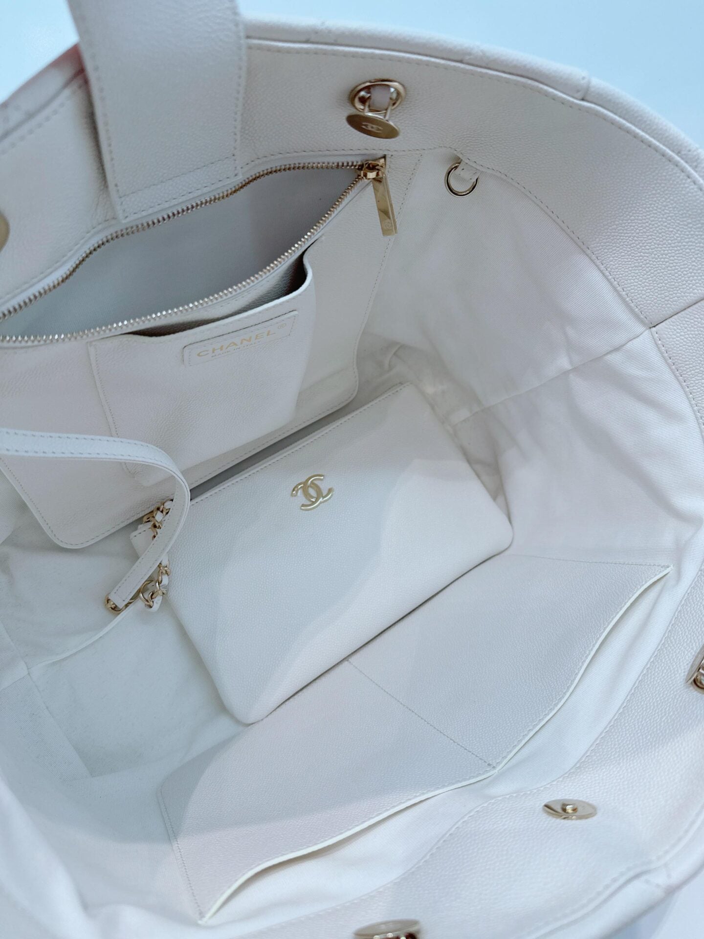 WHITE CAVIAR LEATHER 2023 LARGE SHOPPING TOTE BAG