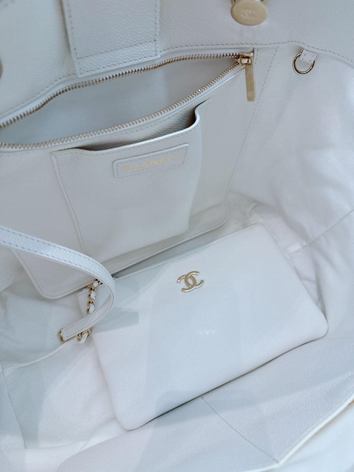 WHITE CAVIAR LEATHER 2023 LARGE SHOPPING TOTE BAG