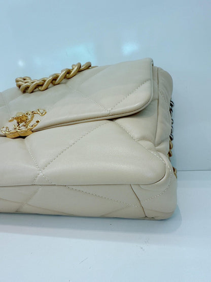 LIGHT BEIGE LAMBSKIN LEATHER MEDIUM CHANEL 19 BAG