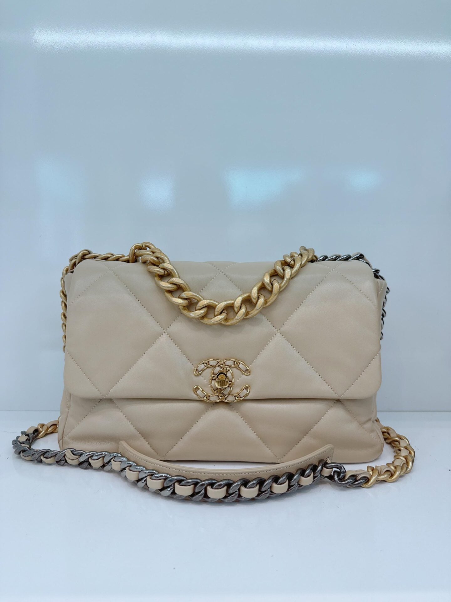 LIGHT BEIGE LAMBSKIN LEATHER MEDIUM CHANEL 19 BAG