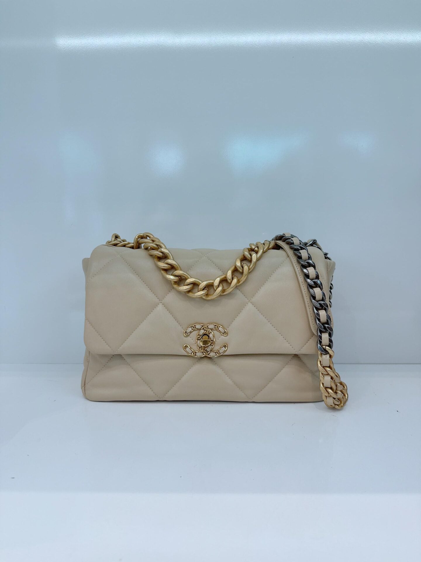 LIGHT BEIGE LAMBSKIN LEATHER MEDIUM CHANEL 19 BAG