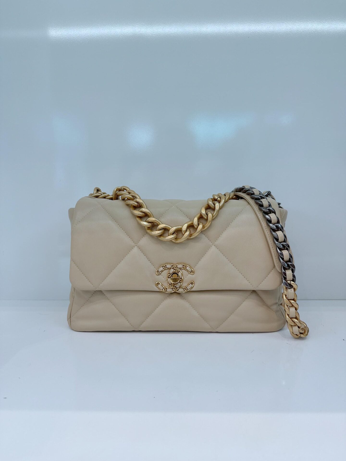 LIGHT BEIGE LAMBSKIN LEATHER MEDIUM CHANEL 19 BAG
