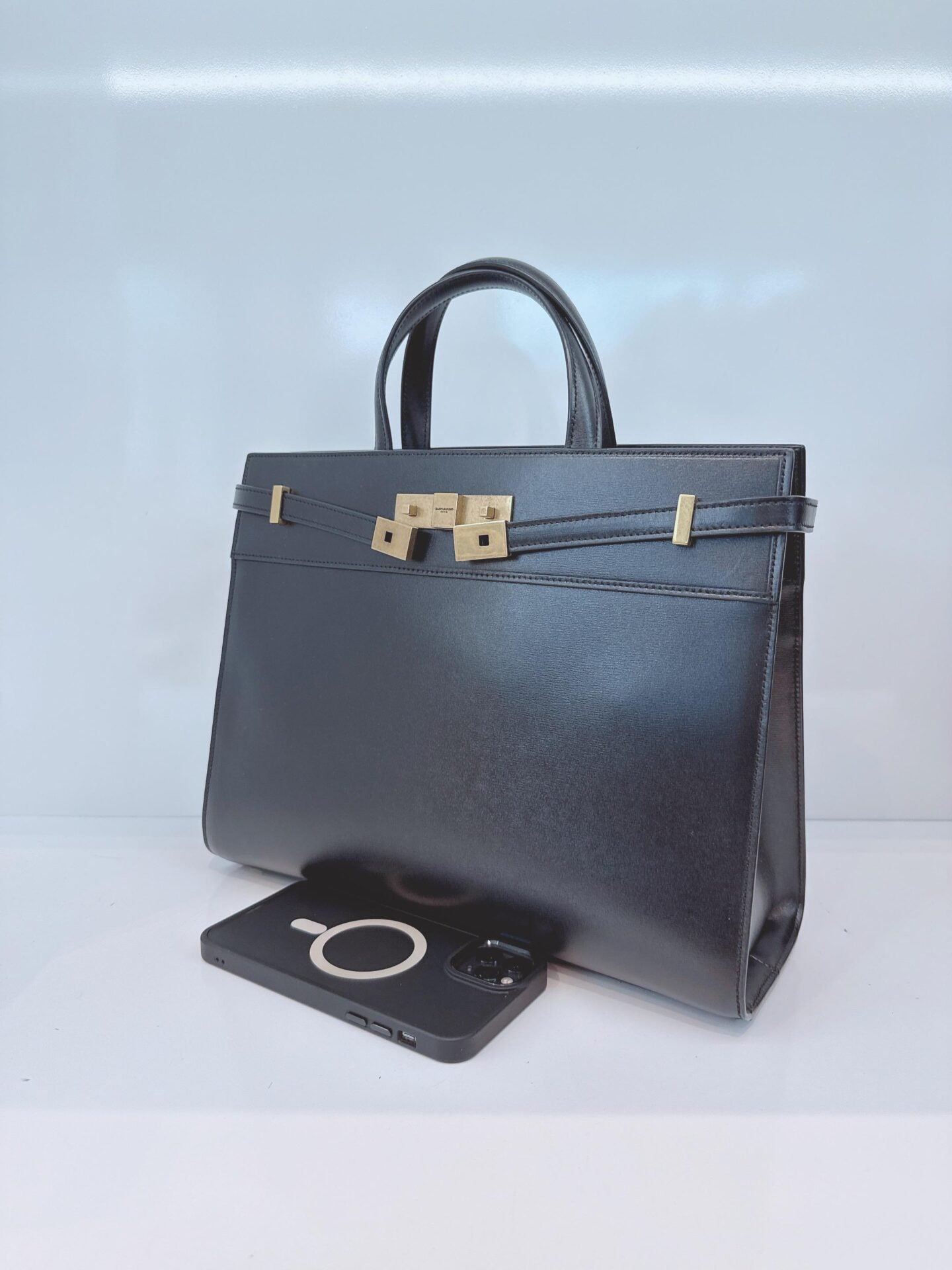 BLACK LEATHER MEDIUM MANHATTAN TOTE BAG