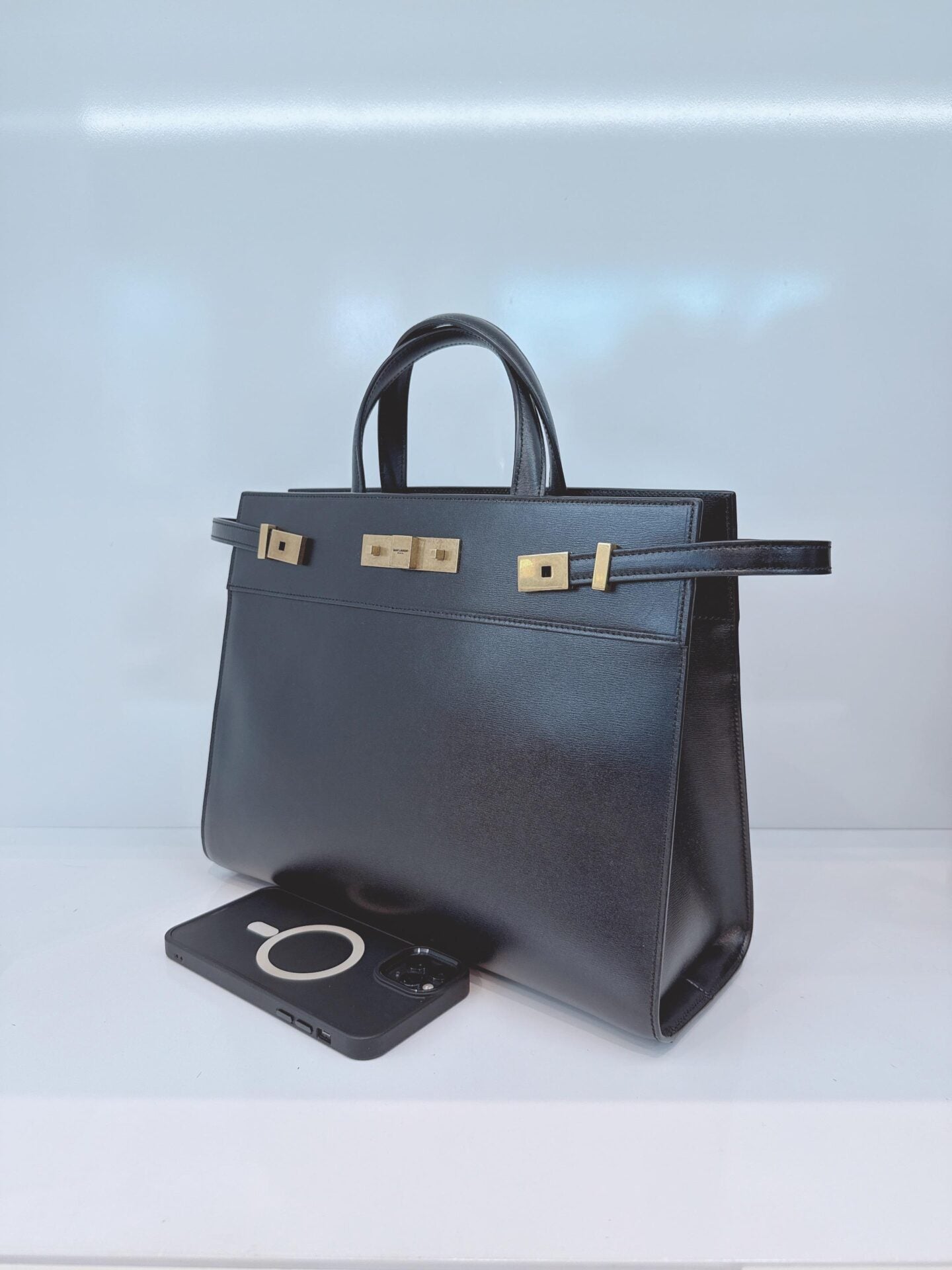 BLACK LEATHER MEDIUM MANHATTAN TOTE BAG