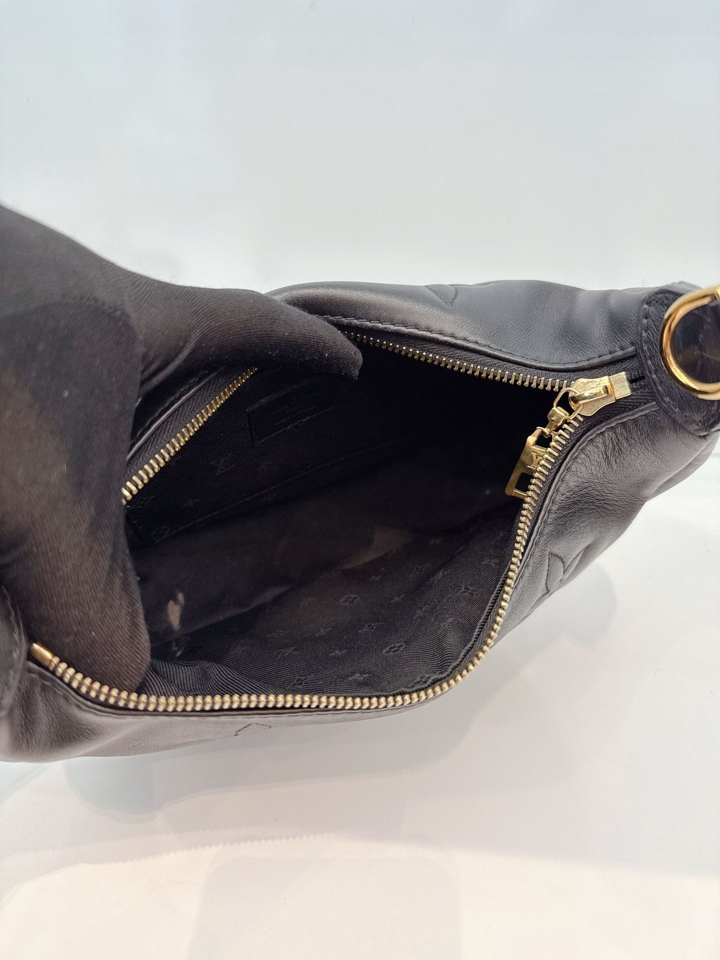 BLACK BUBBLEGRAM LEATHER  OVER THE MOON BAG