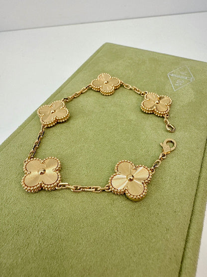 18K YELLOW GOLD VINTAGE ALHAMBRA BRACELET, 5 MOTIFS