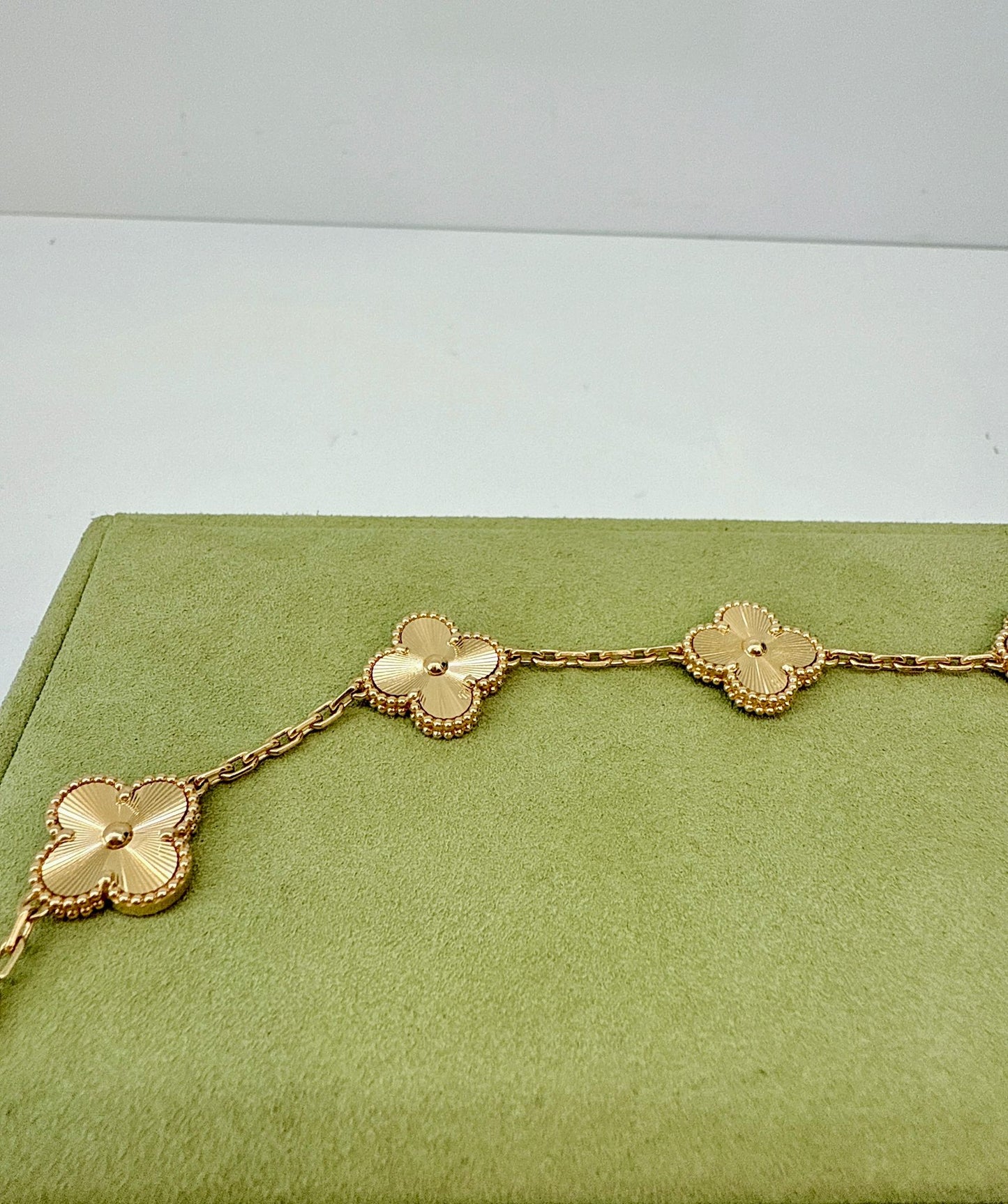 18K YELLOW GOLD VINTAGE ALHAMBRA BRACELET, 5 MOTIFS