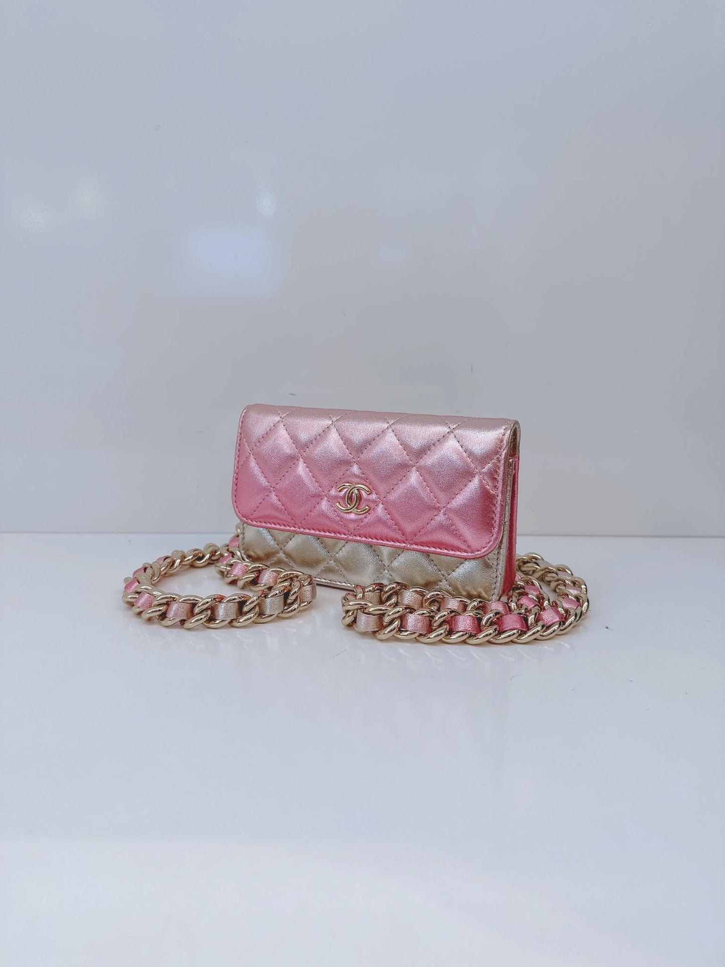 METALLIC SILVER PINK QUILTED LEATHER COCO PUNK WALLET ON CHAIN