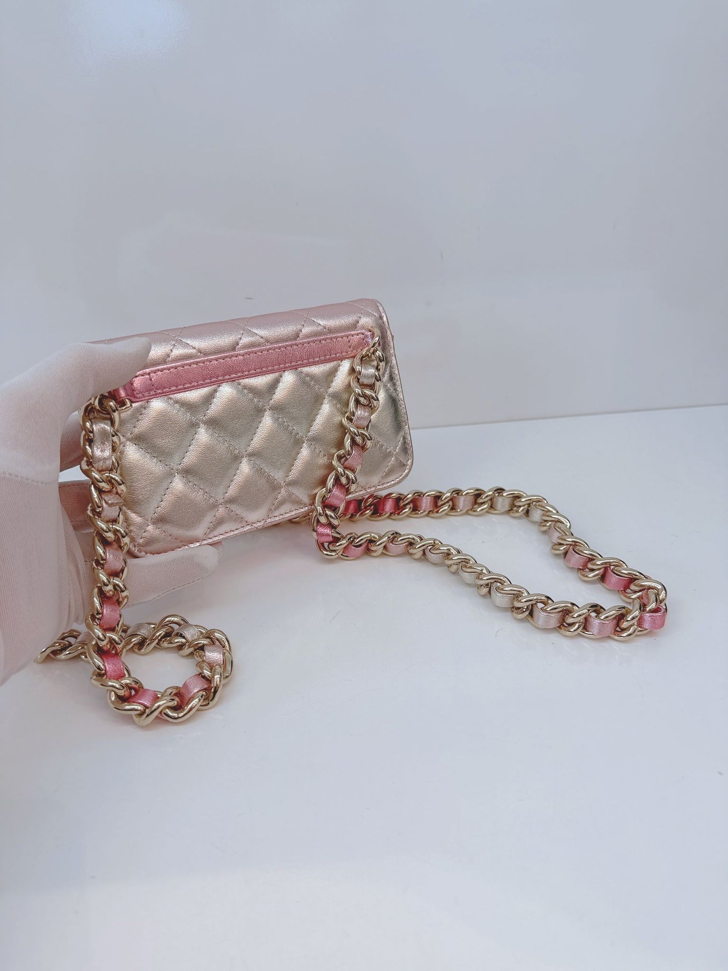 METALLIC SILVER PINK QUILTED LEATHER COCO PUNK WALLET ON CHAIN