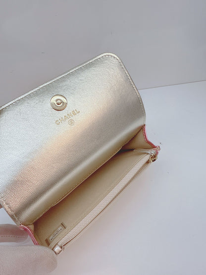 METALLIC SILVER PINK QUILTED LEATHER COCO PUNK WALLET ON CHAIN