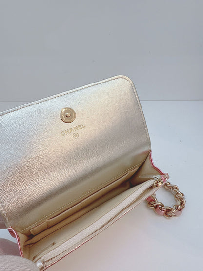 METALLIC SILVER PINK QUILTED LEATHER COCO PUNK WALLET ON CHAIN