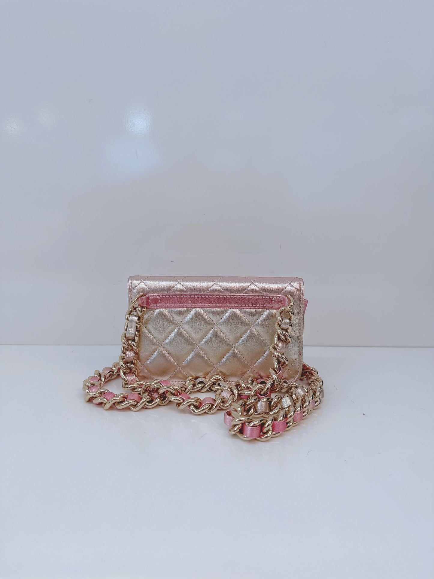 METALLIC SILVER PINK QUILTED LEATHER COCO PUNK WALLET ON CHAIN