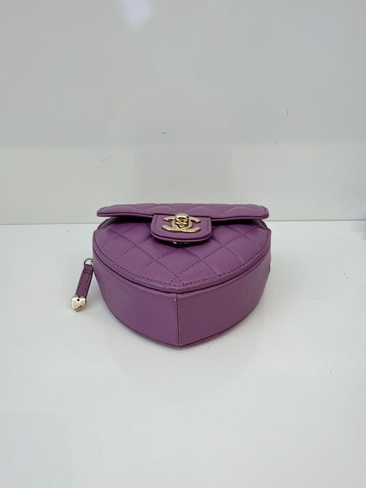 PURPLE LAMBSKIN CC IN LOVE  MINI HEART BAG