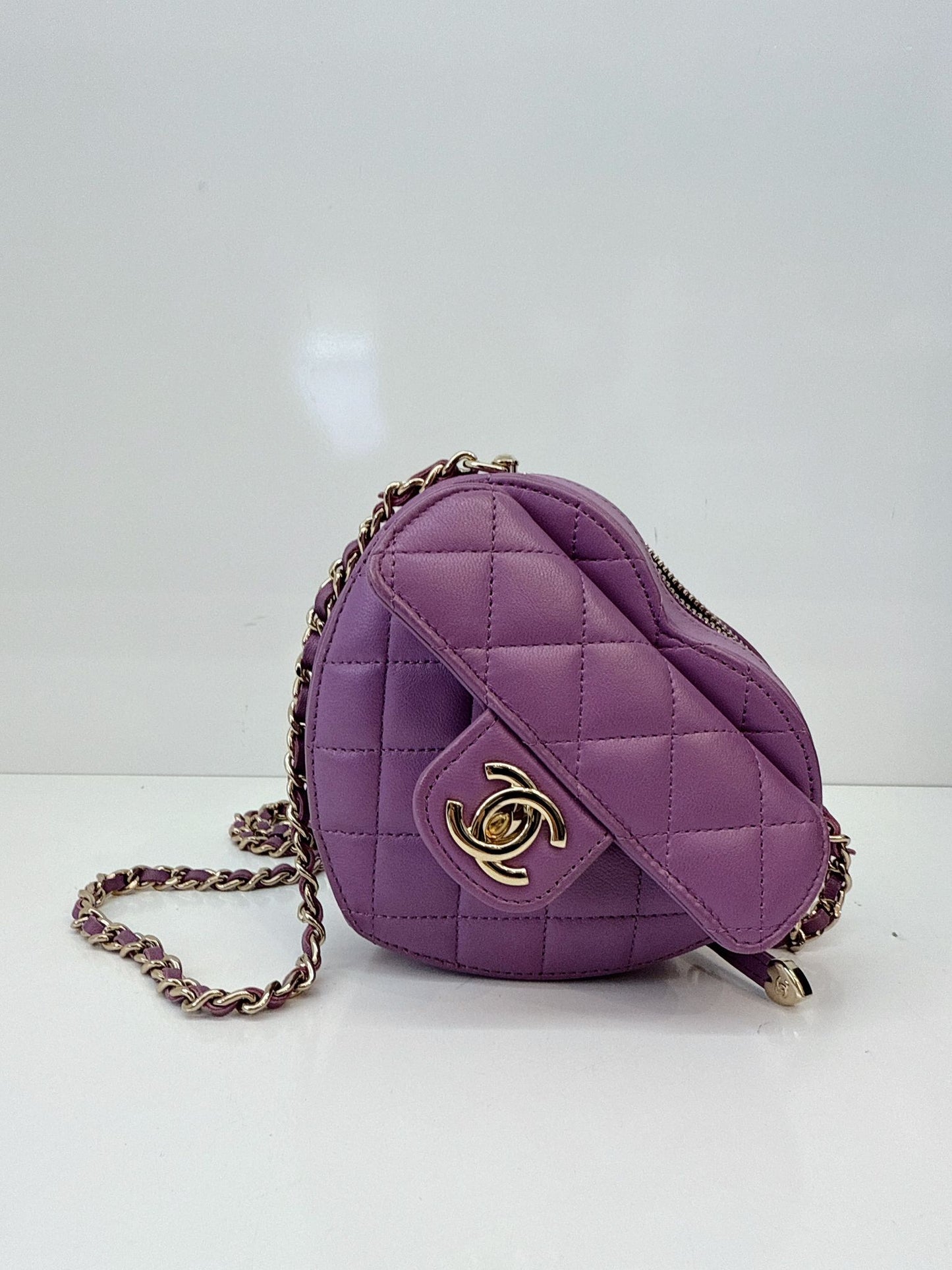 PURPLE LAMBSKIN CC IN LOVE  MINI HEART BAG