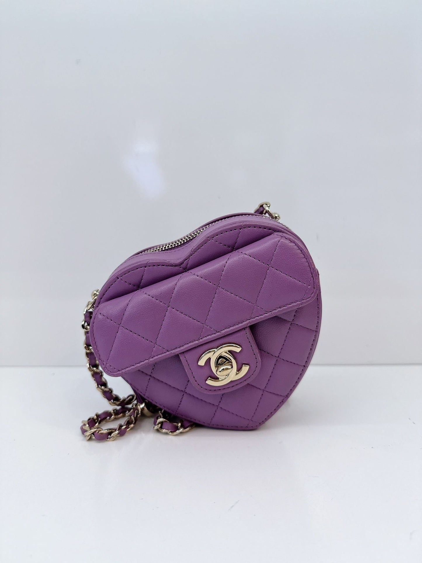 PURPLE LAMBSKIN CC IN LOVE  MINI HEART BAG