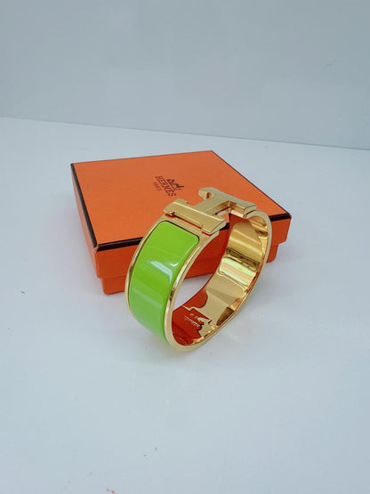 GREEN ENAMEL CLIC CLAC H BRACELET M GOLD HARDWARE