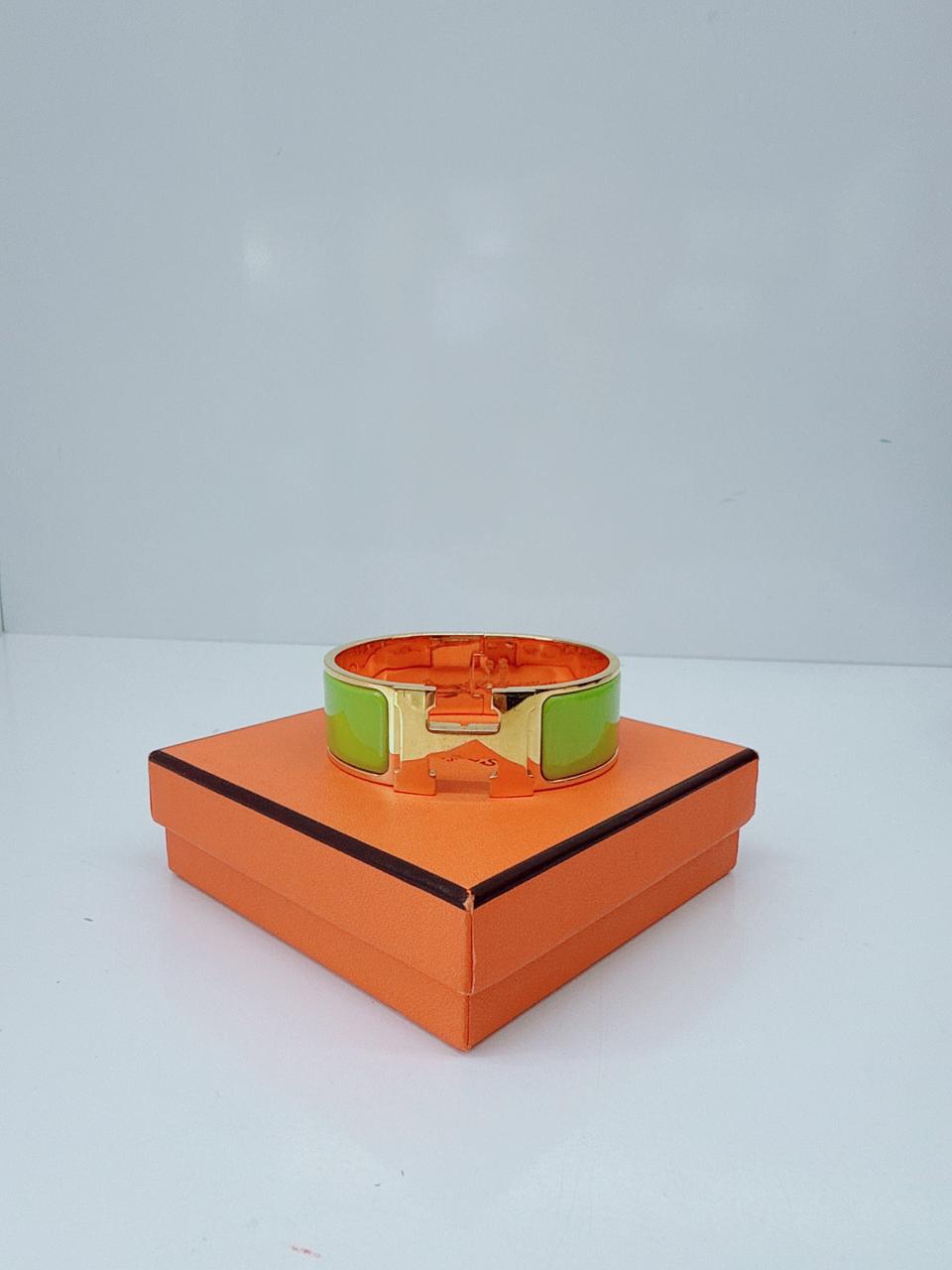 GREEN ENAMEL CLIC CLAC H BRACELET M GOLD HARDWARE