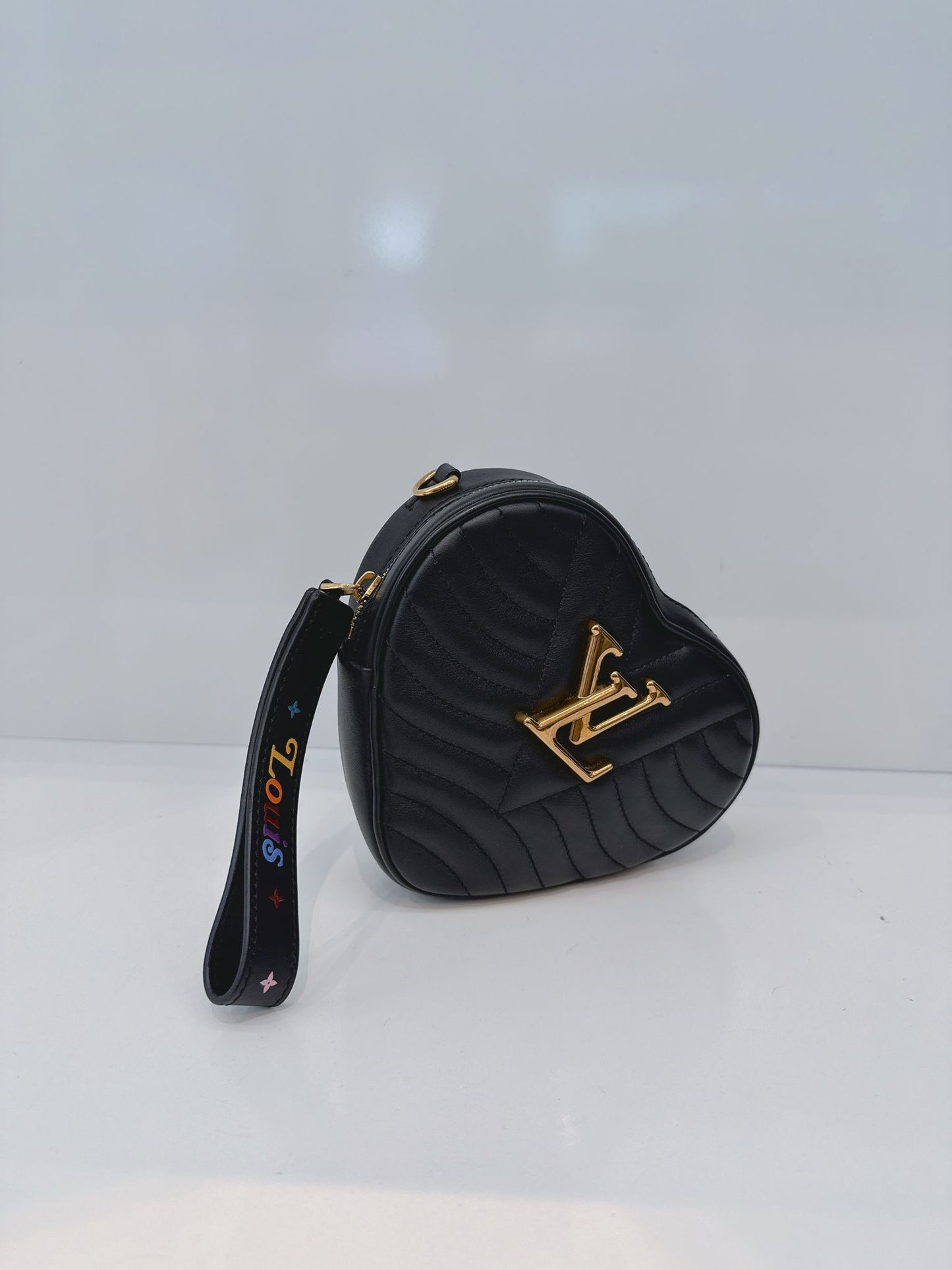 BLACK NEW WAVE HEART BAG